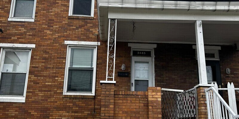 Primary Photo - 2445 Washington Blvd