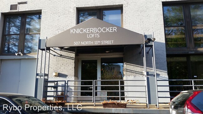 Building Photo - 1304 St Charles St