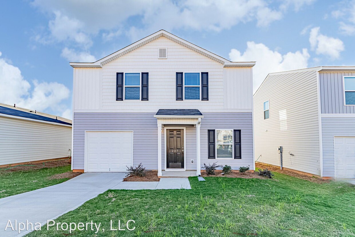 Primary Photo - 4 br, 2.5 bath House - 207 Long Grove Ln