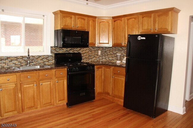 Foto del edificio - 420 Lakeview Ave
