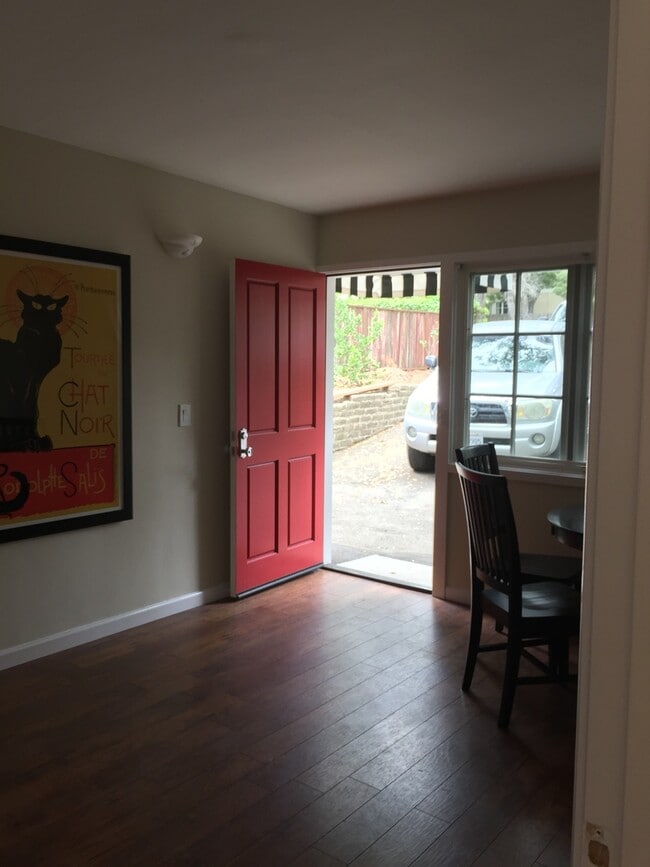 Building Photo - 3 Oaks - Ocean Ave House