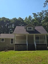 Building Photo - 220 Hillside Dr