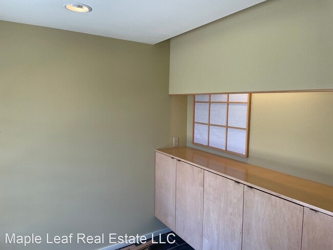 Building Photo - 3 br, 2 bath House - 3551 NE 98th St.