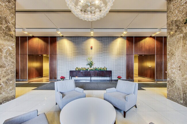 Foto del edificio - 655 W Irving Park Rd