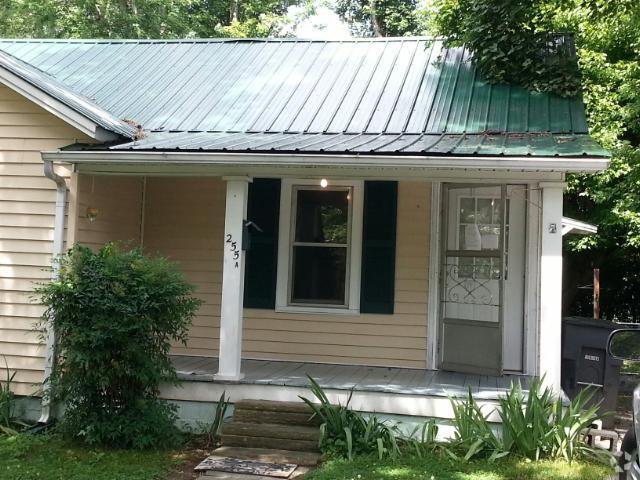 Building Photo - 255 Clover Ave