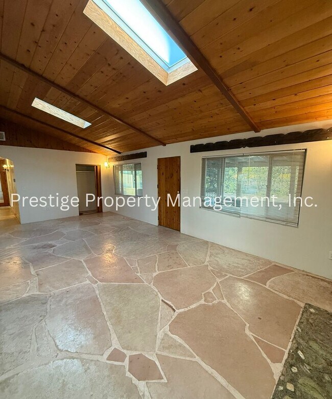 Foto del edificio - 3BD 2BA Waiting for You to Call Home!!