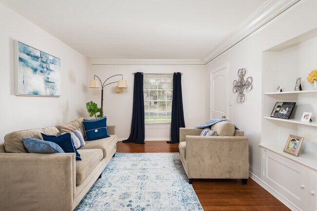 Foto del edificio - 3528 Beechwood Pl