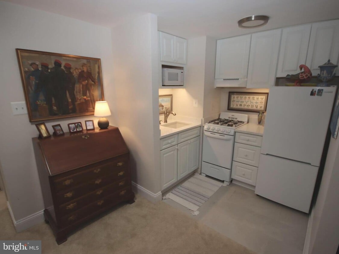 Primary Photo - 801 N Pitt St