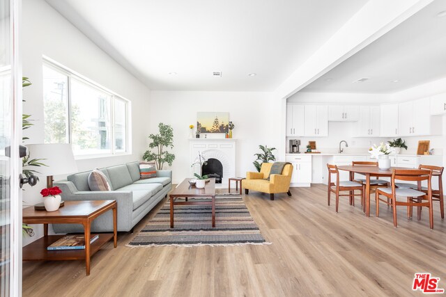 Foto principal - 1731 S New England St
