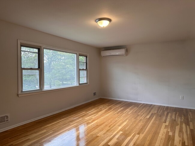 Building Photo - 495 Steuben St