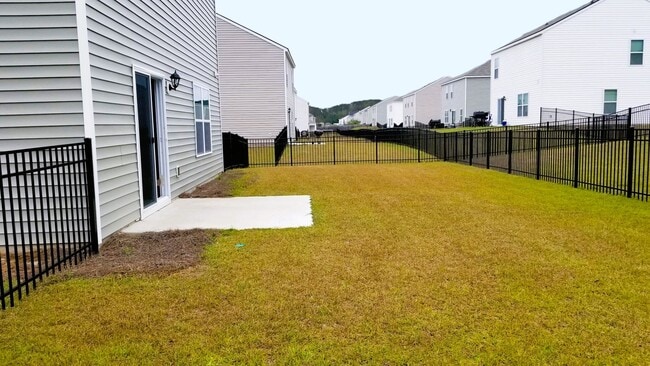 Building Photo - NOVEMBER SPECIAL!!! $500 SECURITY DEPOSIT ...