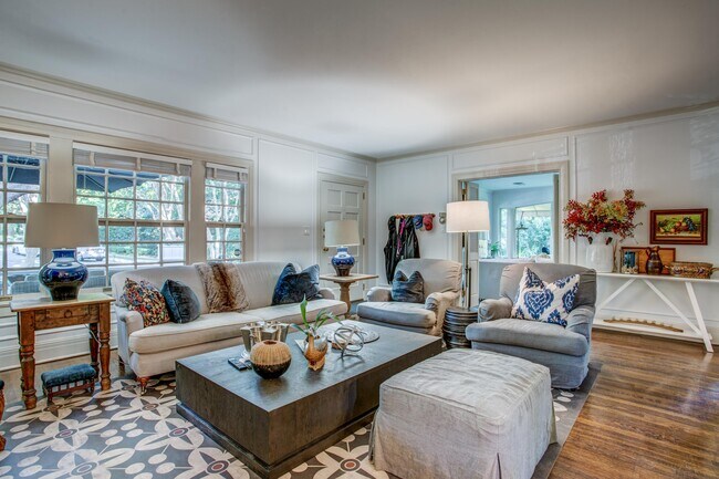 Foto del edificio - 4319 Glenwood Ave