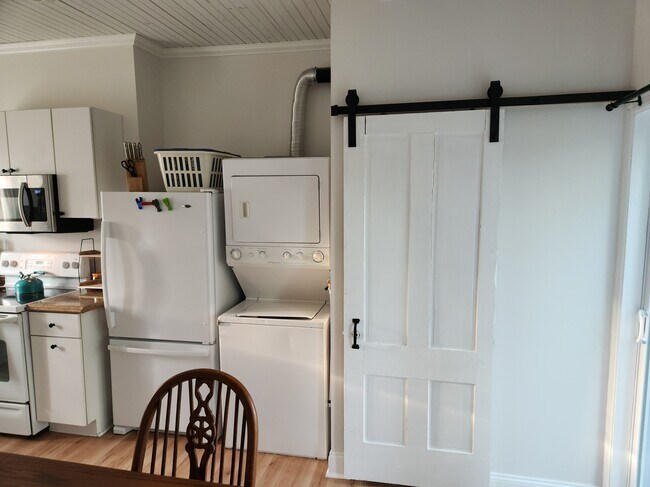 Foto del edificio - 90 Depot St