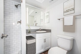 Building Photo - Green Ridge Apartments
