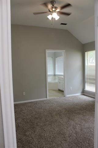 Foto del edificio - 2305 Hickory Leaf Ln