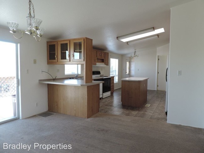 Building Photo - 4 br, 2 bath House - 2079 Mountain View Rd