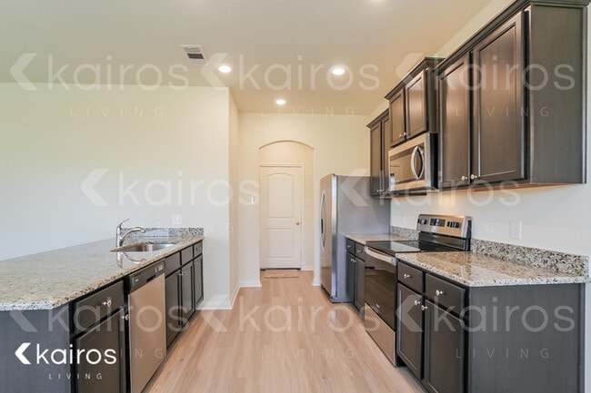 Building Photo - 8415 Hannah Rd