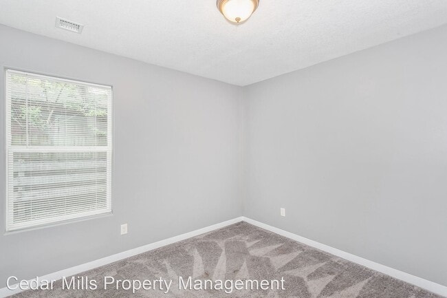 Building Photo - 3 br, 1 bath House - 1042 S Vassar St