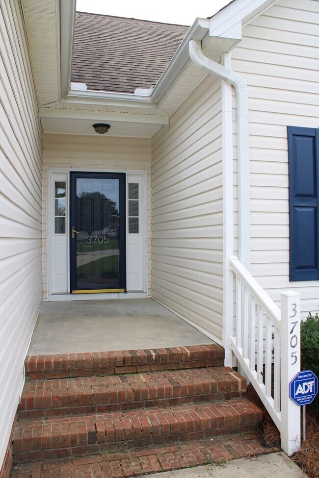 Foto del edificio - 3705 Warwick Pl