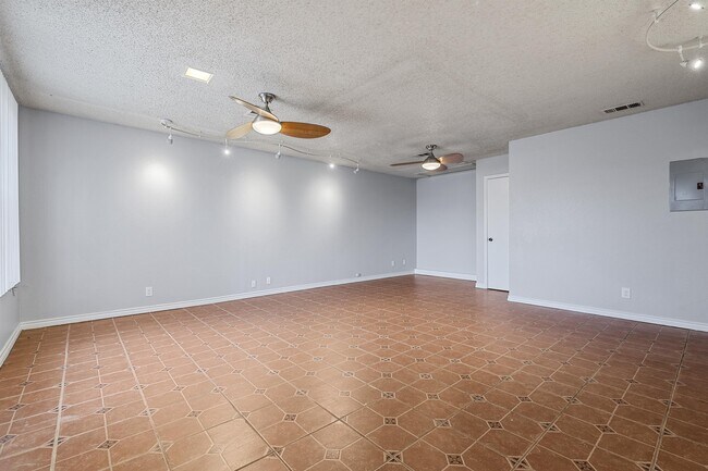Building Photo - 1806 West Ln
