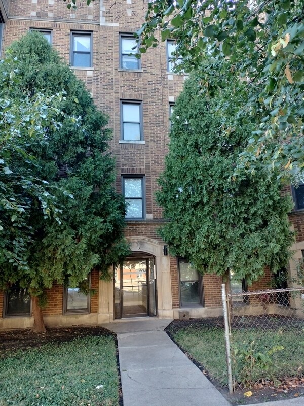 Building Photo - 8000 S Hermitage Ave