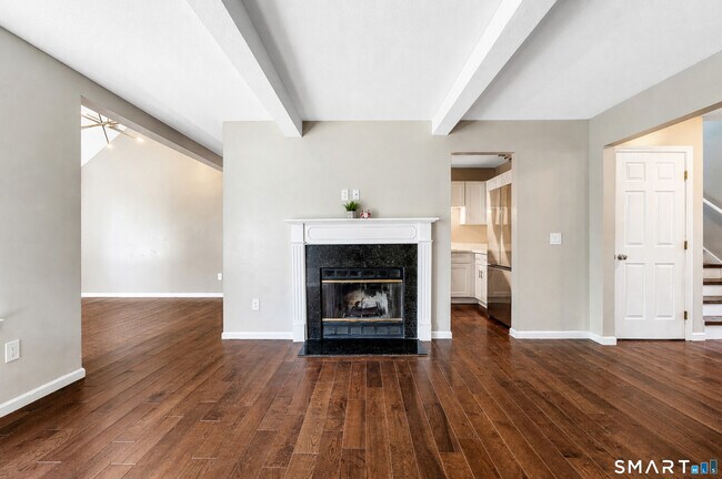 Foto del edificio - 6 Wild Rose Ct