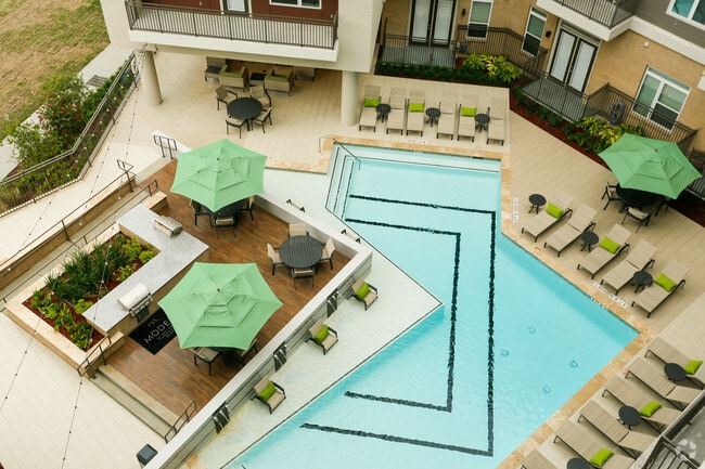 Building Photo - Adenine