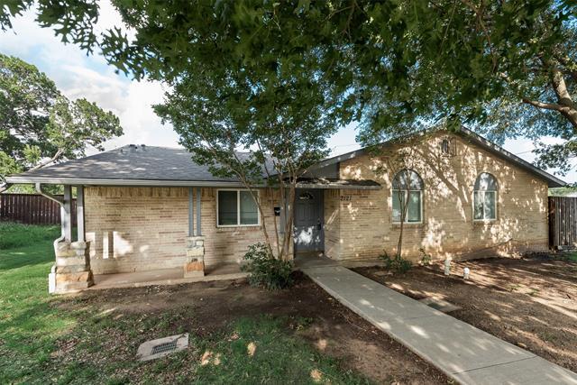 Foto del edificio - 2121 Austin Dr