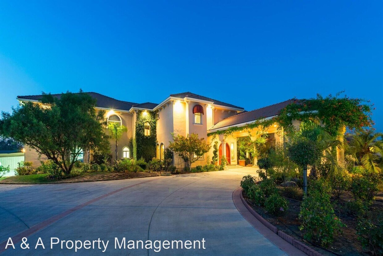 Foto principal - 6 br, 7 bath House - 5120 E. Copper Ave