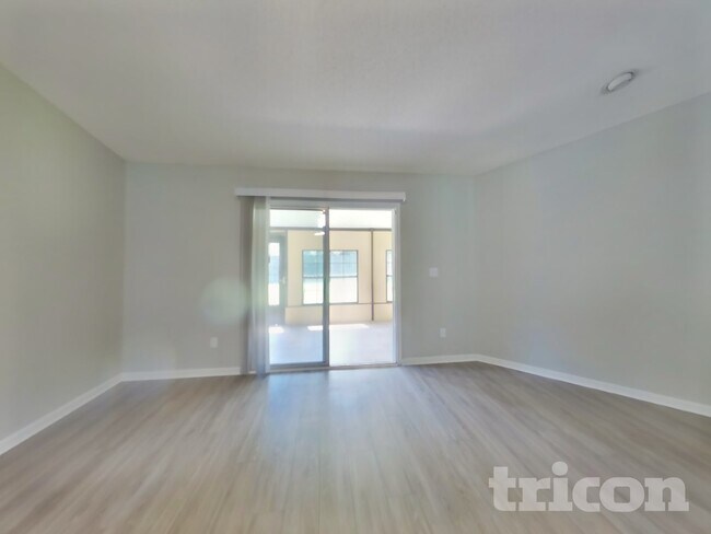 Foto del edificio - 6676 Southern Oaks Dr