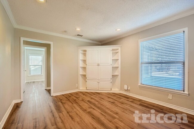 Building Photo - 10630 Newcombe Dr