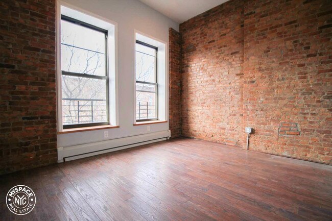 Building Photo - 500 Chauncey St