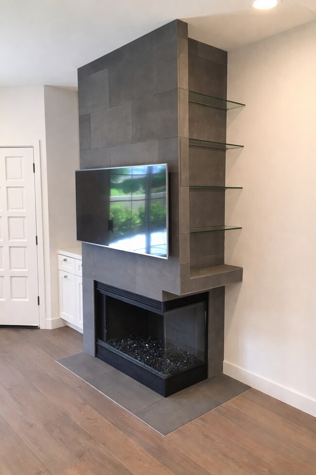 Building Photo - 23621 Del Monte Dr