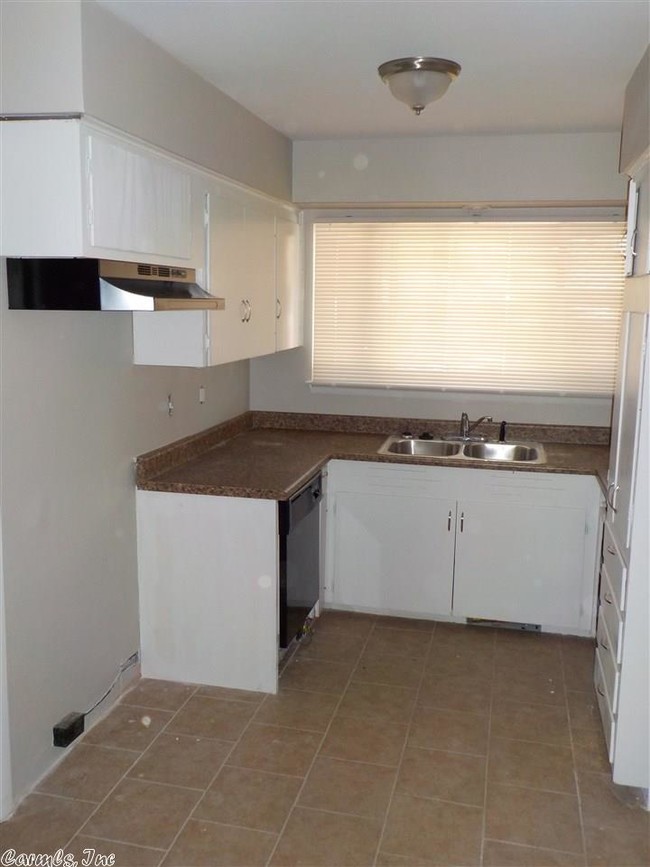 Building Photo - 13 Fair Oaks Dr