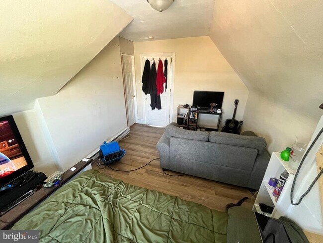 Foto del edificio - 541 E High St