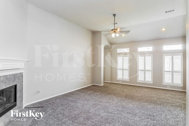 Foto del edificio - 14918 Spring Walk Ln