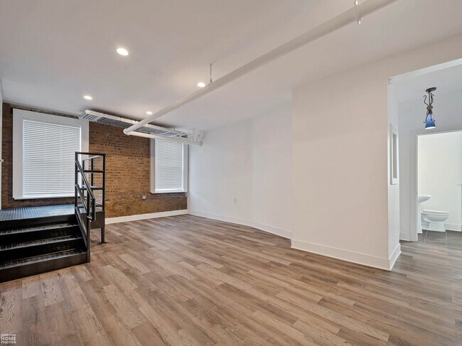 Foto del edificio - 6735 S Oglesby Ave