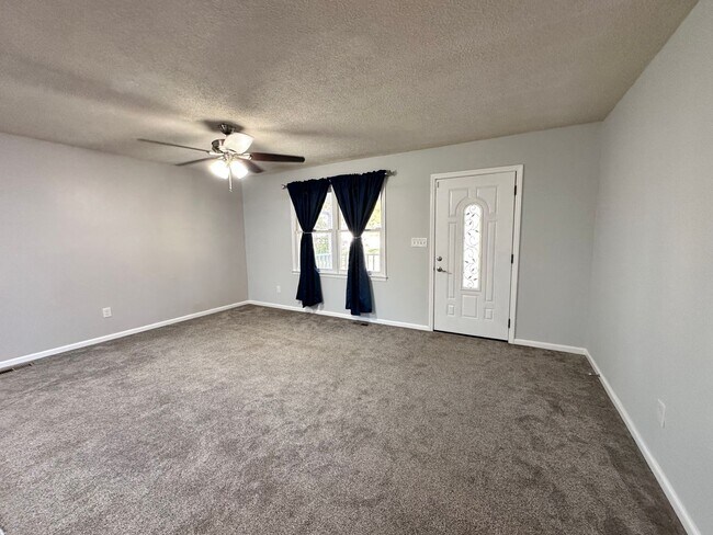 Building Photo - Exclusively Offered by Muse Realty Rentals...