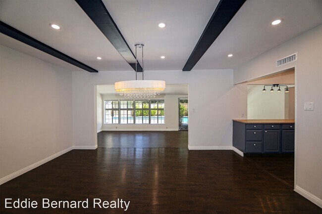 Foto del edificio - 3 br, 2 bath House - 5448 Forbes Ave.