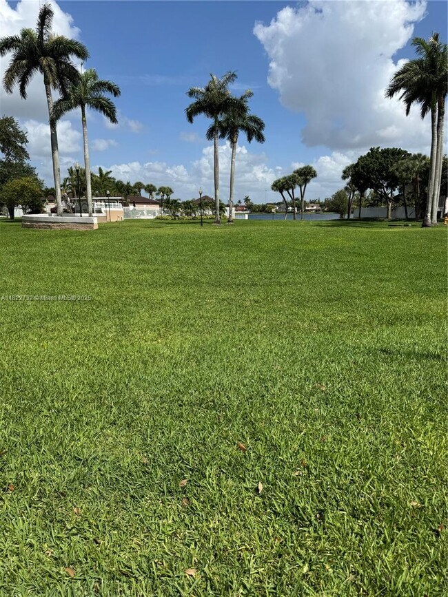Foto del edificio - 8248 NW 195th Terrace