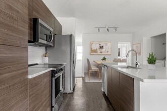Building Photo - Horizon at Wiregrass Ranch