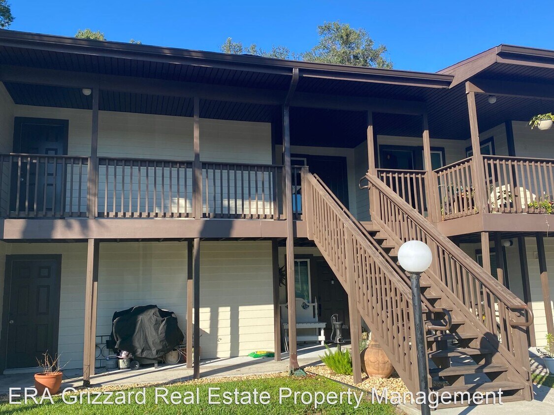 3 br, 2 bath House 14203 Sandalwood DR House Rental in Wildwood, FL