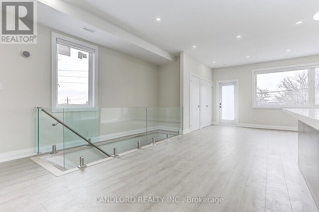Building Photo - 2071 Keele St