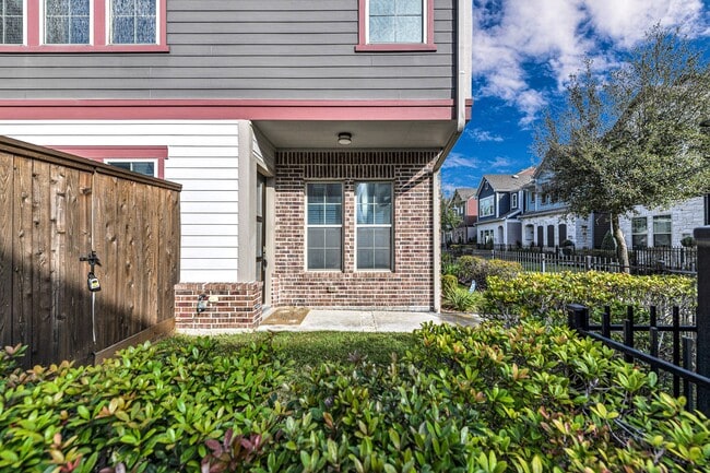 Building Photo - 12562 Holly Blue Ln