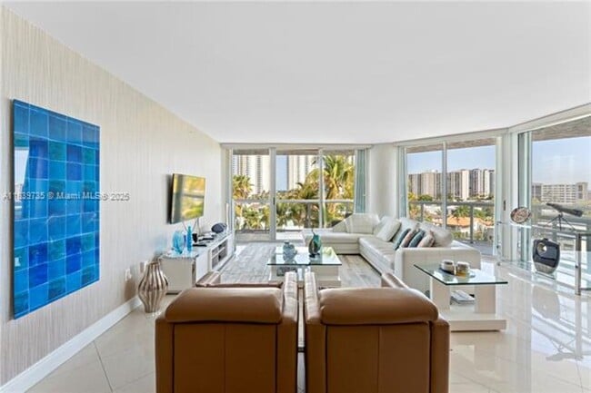 Building Photo - 16500 Collins Ave