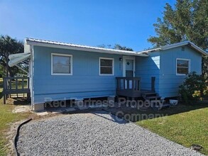 Building Photo - 3005 Beatrice Pl