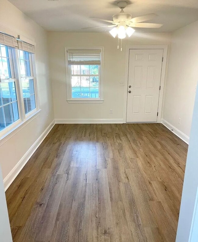 Foto del edificio - 3 Bed 1 Bath Single Family Brick Home