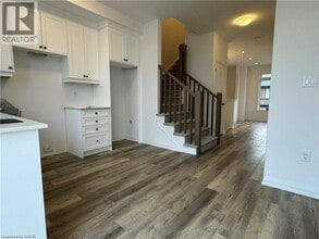 Building Photo - 120 Court Dr