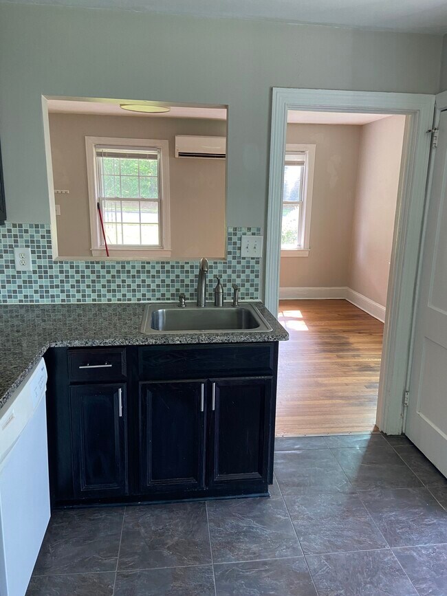 Foto del edificio - 1003 N State St