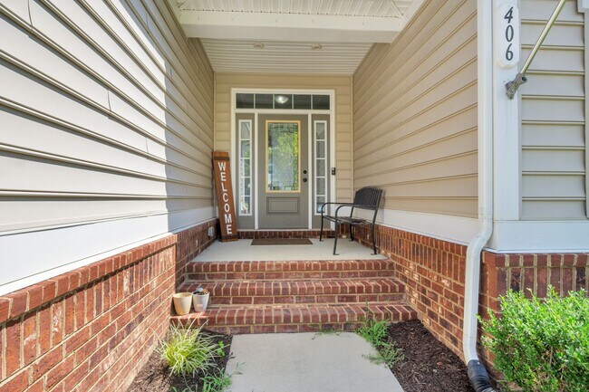 Foto del edificio - 406 Boltons Mill Pkwy